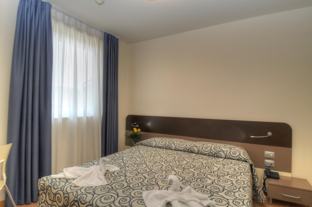 Hotel Pasha Lignano Sabbiadoro Exterior photo