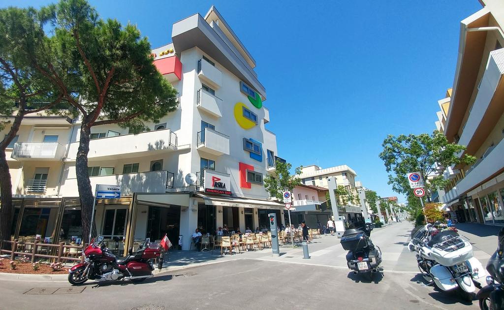 Hotel Pasha Lignano Sabbiadoro Exterior photo