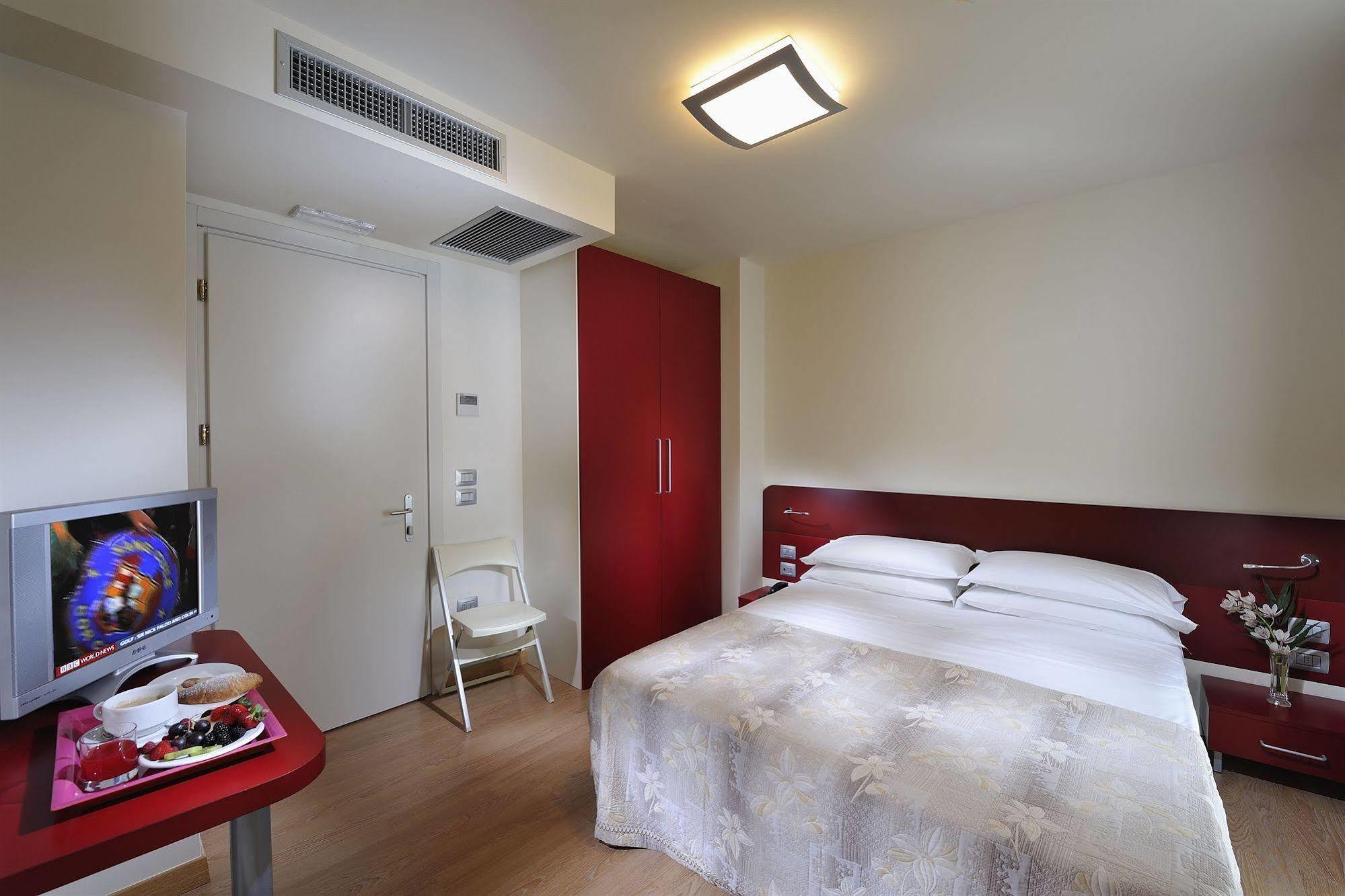 Hotel Pasha Lignano Sabbiadoro Exterior photo