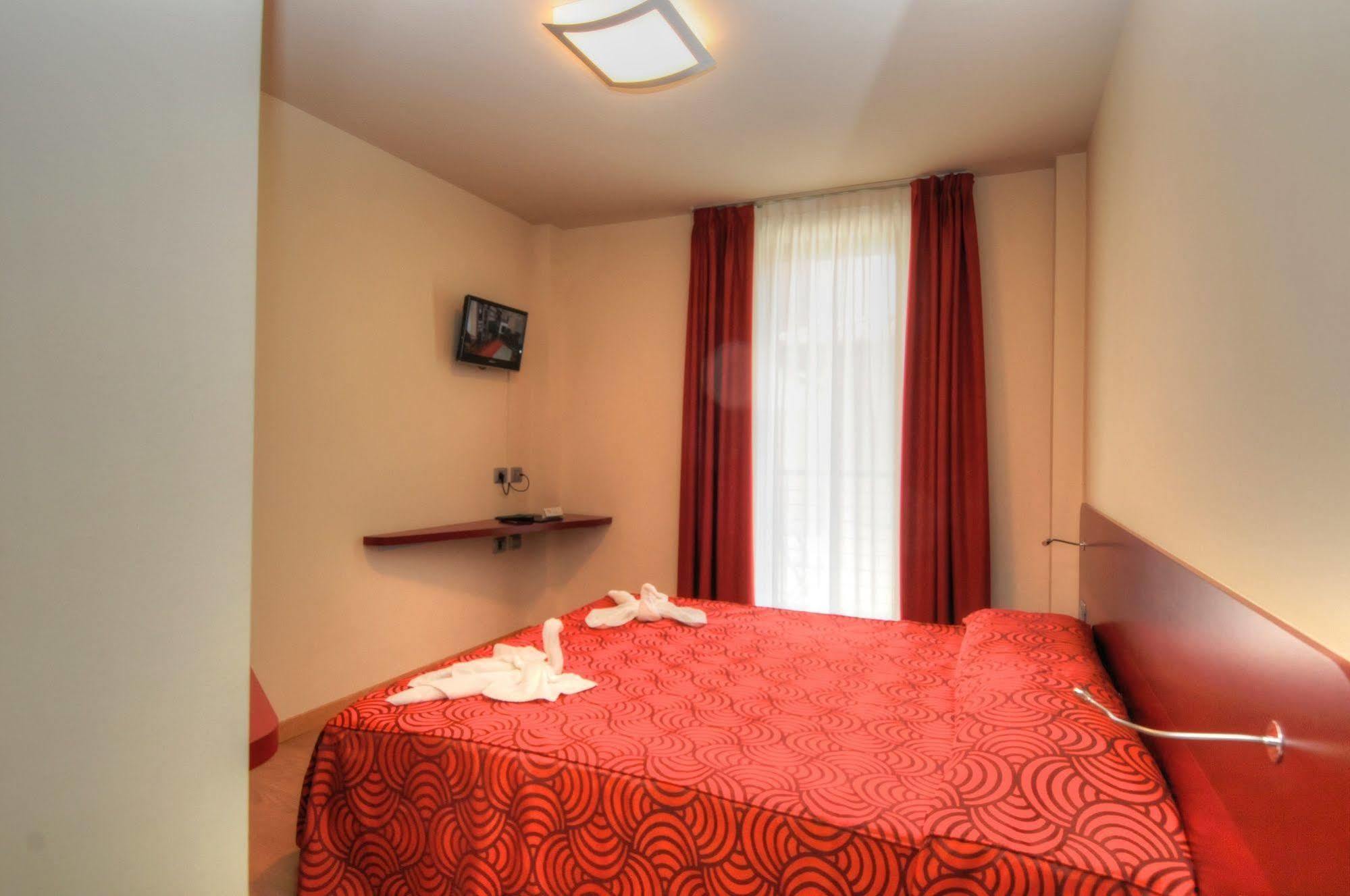 Hotel Pasha Lignano Sabbiadoro Exterior photo