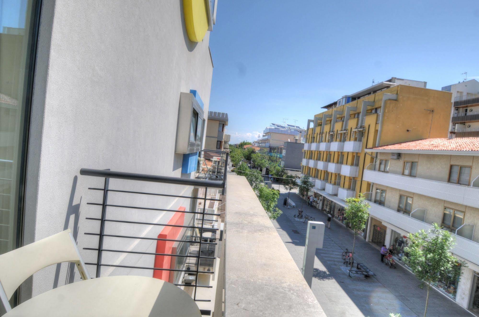 Hotel Pasha Lignano Sabbiadoro Exterior photo