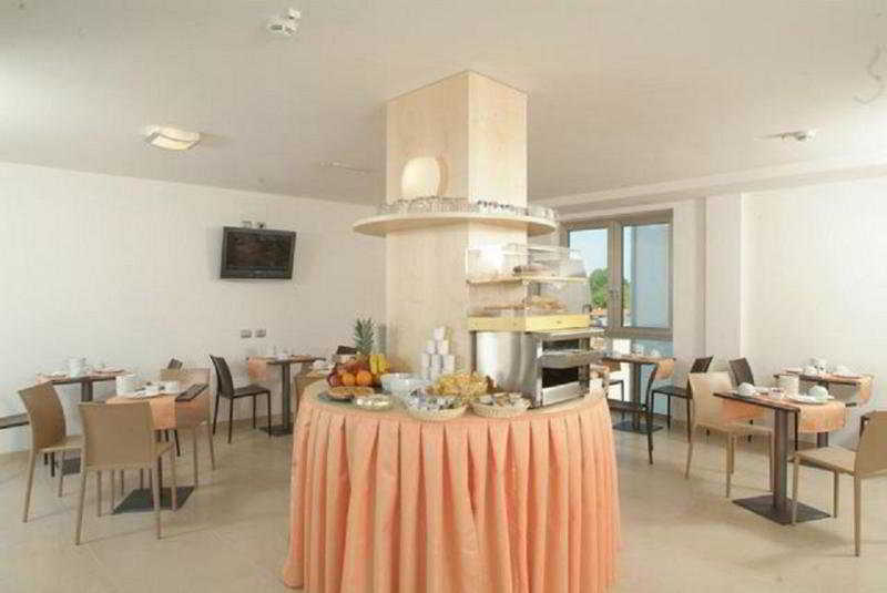 Hotel Pasha Lignano Sabbiadoro Exterior photo